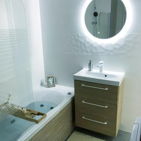 Le Raffine-parking Prive-proche Frontiere Bale *